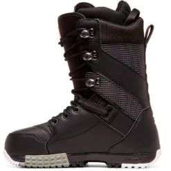 DC Mutiny Snowboard Boots