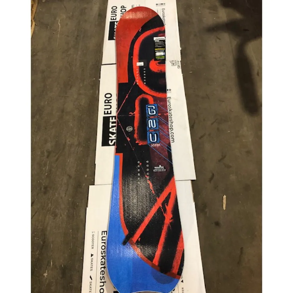 GNU Hyak BTX Snowboard - Outlet