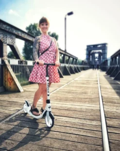 Story City Ride Adjustable Kick Scooter