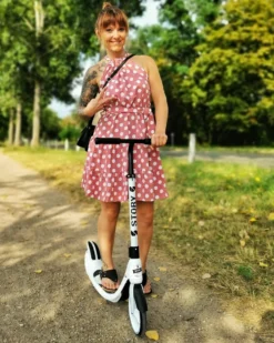 Story City Ride Adjustable Kick Scooter