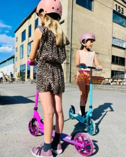 Story Lux commuter scooter - foldable Danish design