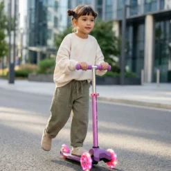 Story MoveLite kids scooter – 3-wheel scooter with LED