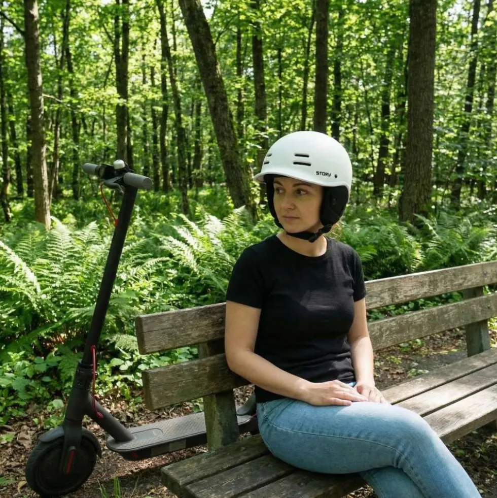 Story Retro Certified Sports Helmet