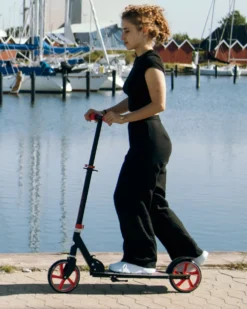 Story Swift Foldable Kick Scooter