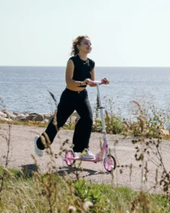 Story Swift Foldable Kick Scooter